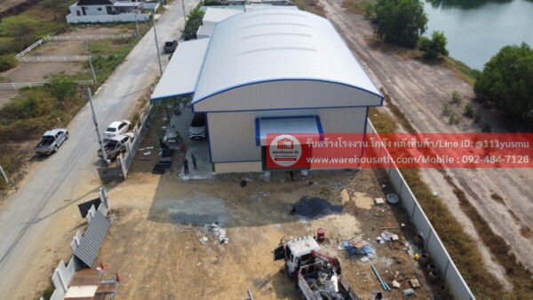 ผลงานโกดังหลังคาโค้ง hw ccอยุธยากว้าง 14 เมตรลึก 25 เมตรสูง 8 เมตร